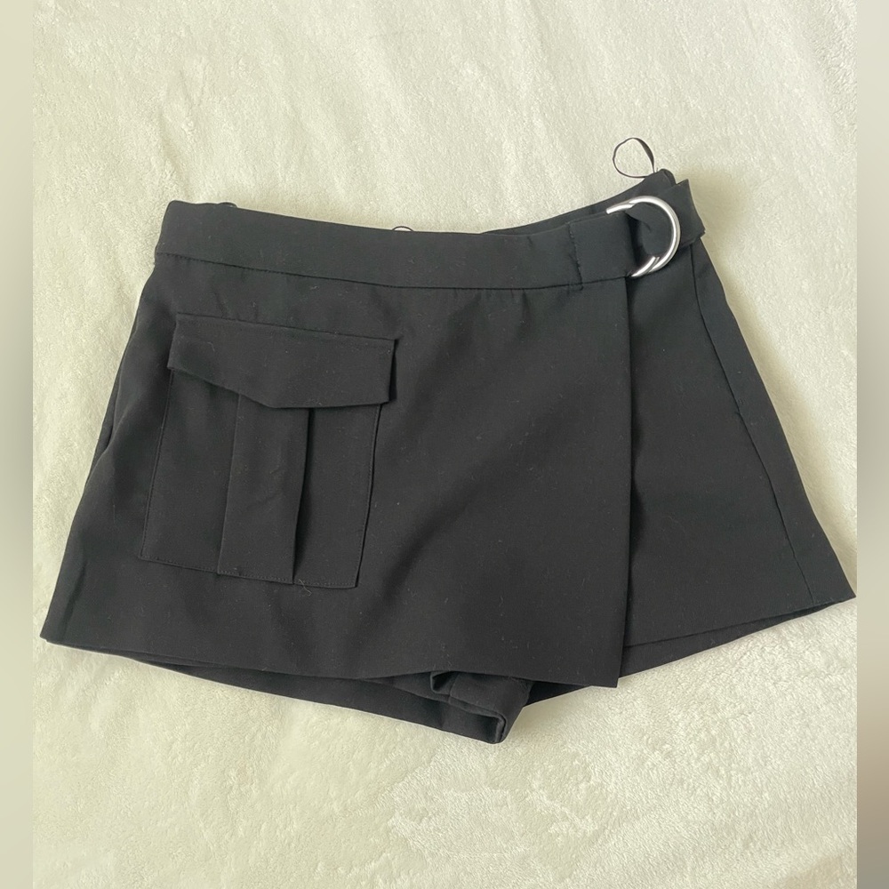 I never used it, Zara cargo Skort black